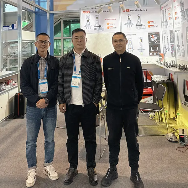 Automachechanika 2024 Frankfurt Duitsland en Luxfigher -koplampen