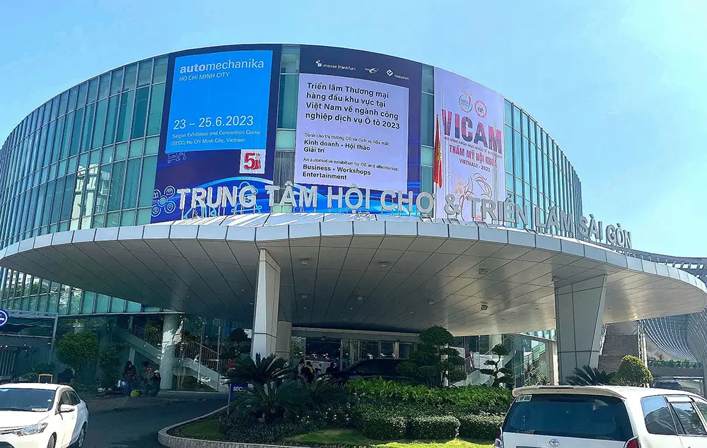 Luxfighter Car LED -koplamp 2023 Automachechanika Ho Chi Minh City