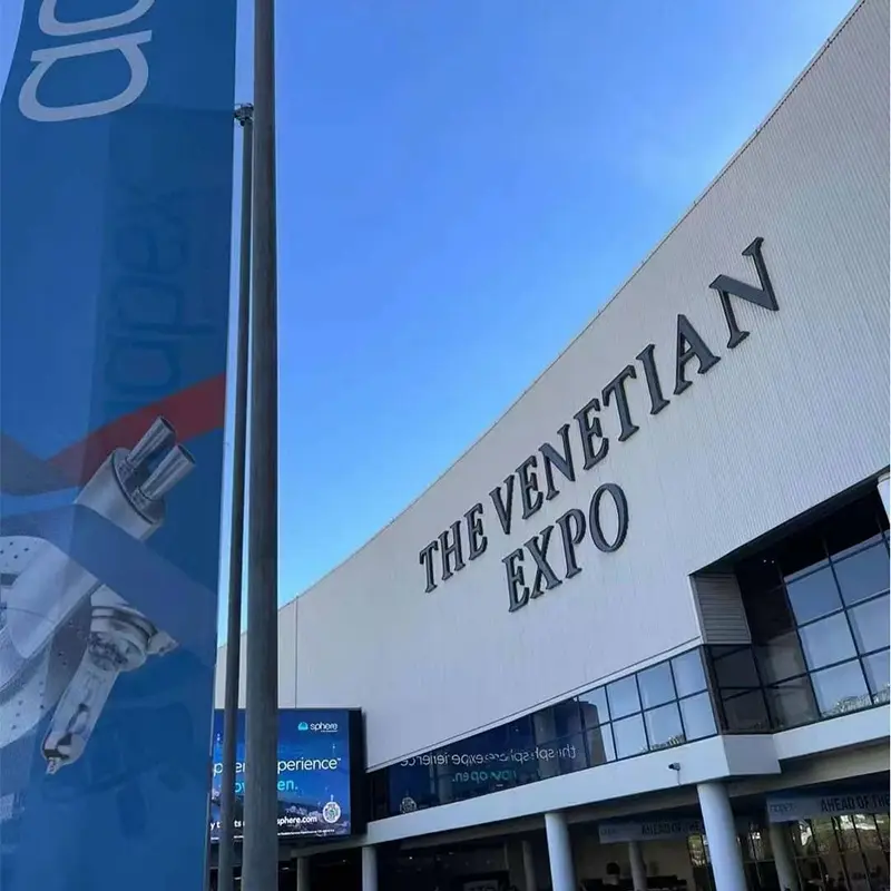 Luxfighter Car LED -koplamp met presentatie in AAPEX 2023 Las Vegas